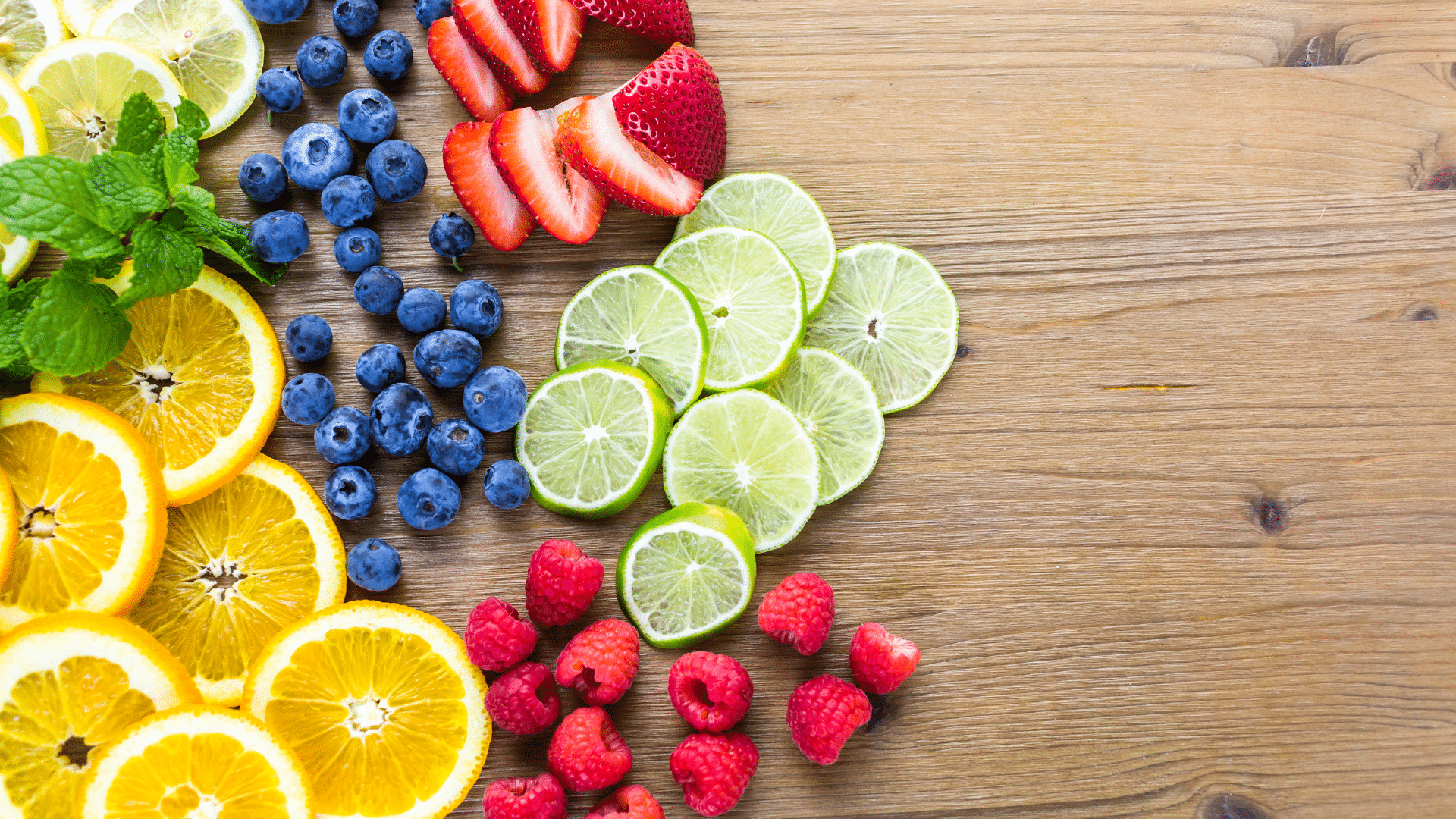 כל מה שאתה צריך לדעת על אילו ויטמינים יש בפירות וירקות כחולים